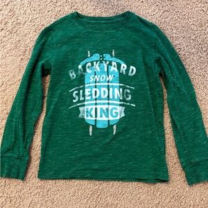 Cat & Jack Green Backyard Sledding King Long Sleeve Tee, size medium 8/10